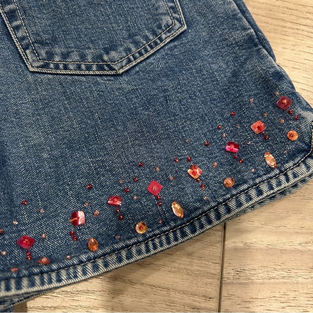 VINTAGE GAP GIRLS DENIM SHORTS FOUR POCKET, SEQUINED AND BEADED TRIM, ZIP FLY - Picture 6 of 8